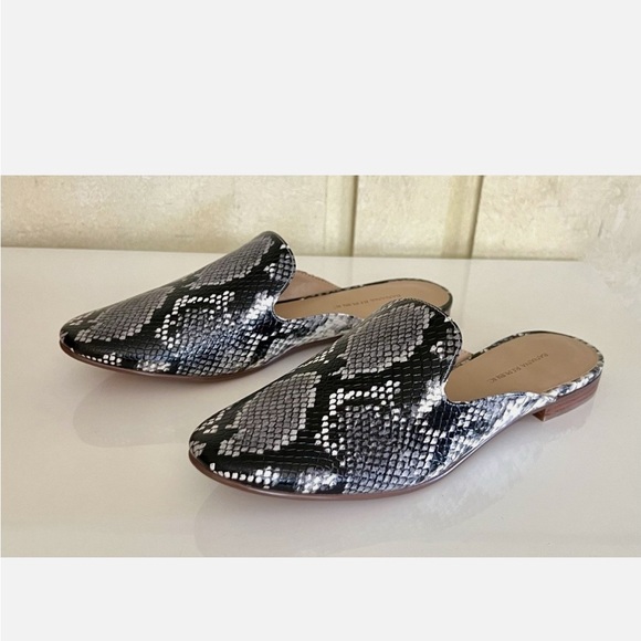 Banana Republic size 6.5 black gray snake print demi mules shoes - Picture 7 of 8